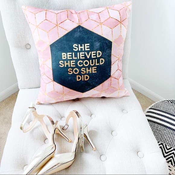 CHIC FUN Pillow case cover- She Believed.. - Picture 5 of 5